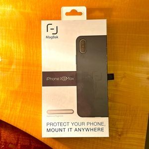 iPhone XS Max MagBak case